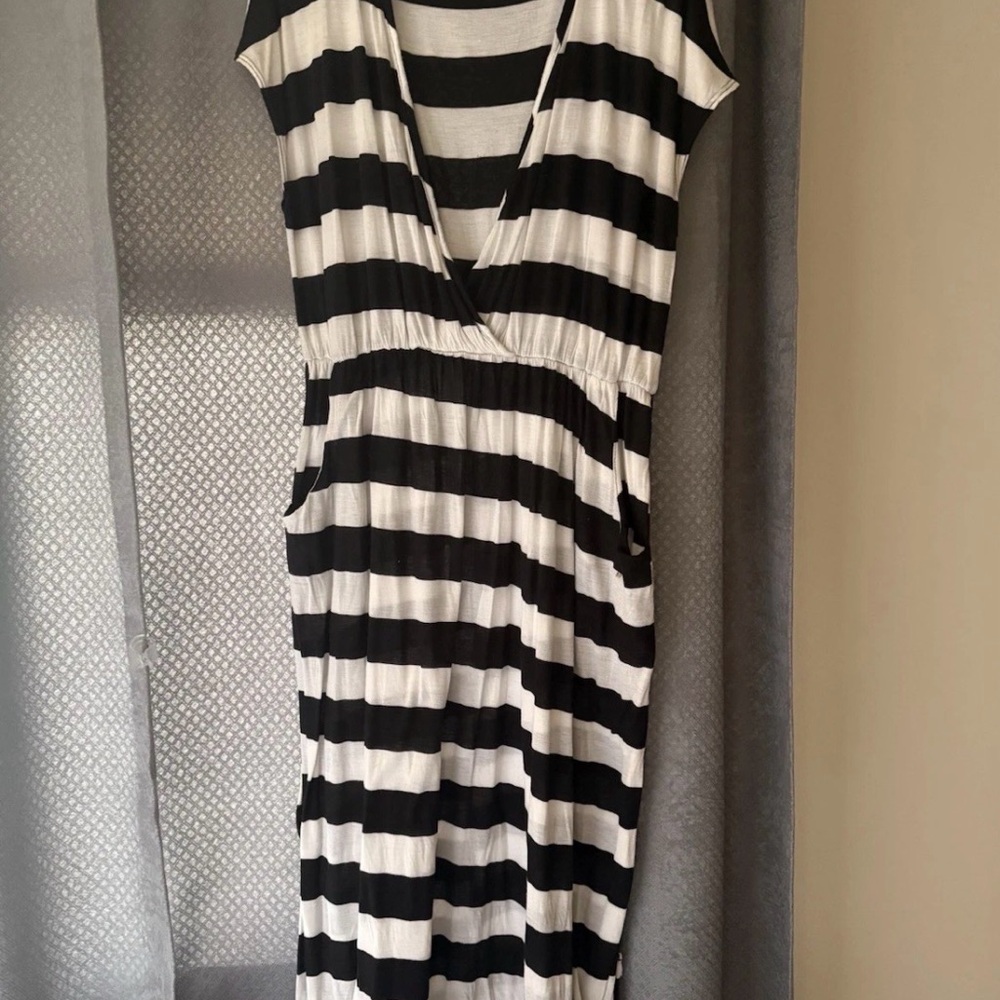 Elegant Black and White Striped Midi Dress size xl